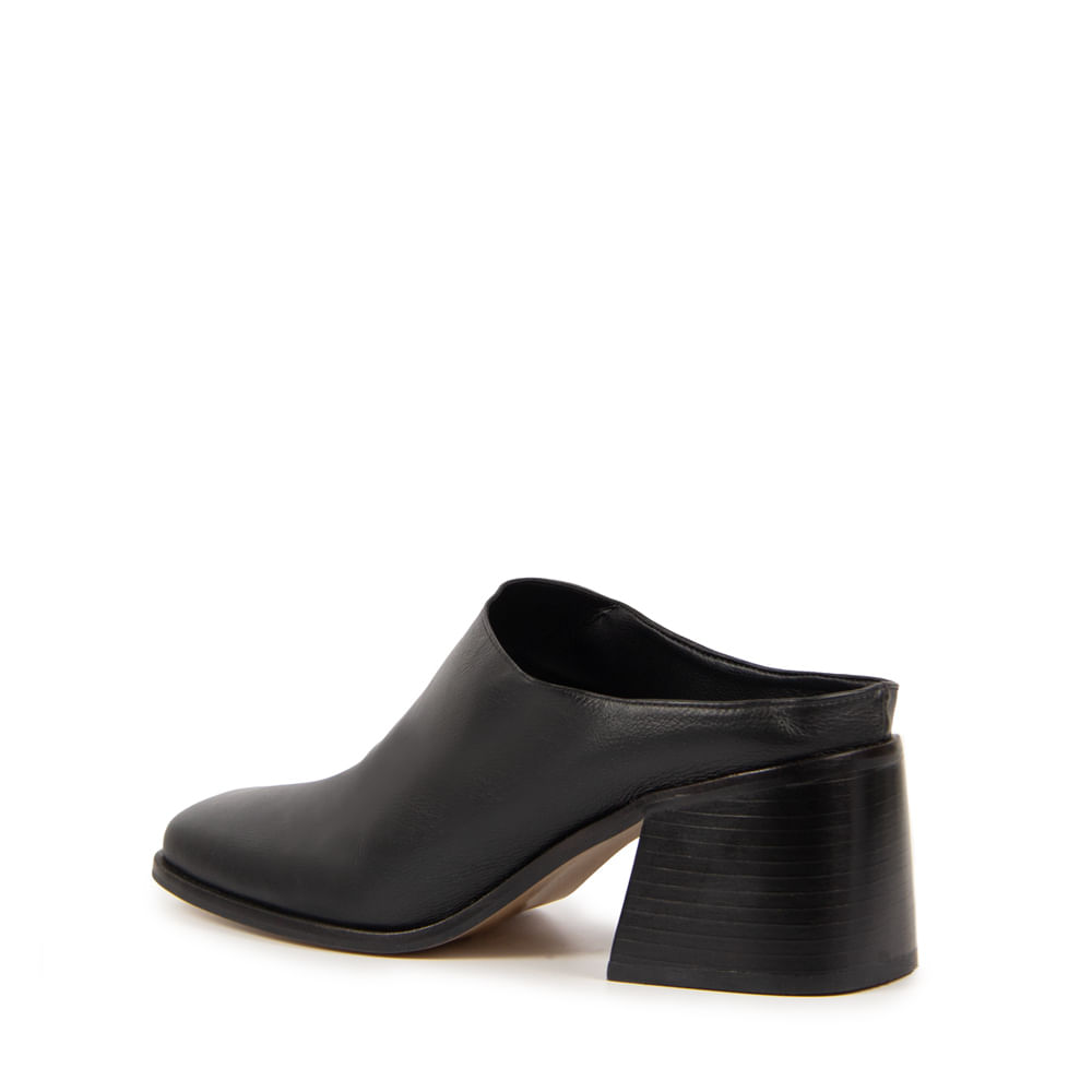 MULE-LOUISE-PRETO_03